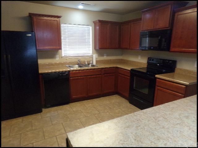 Building Photo - 316 Saunders Dr