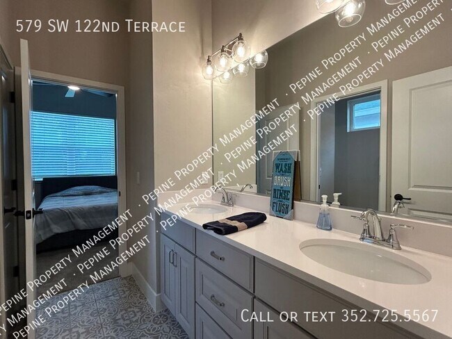 Building Photo - 579 SW 122nd Terrace