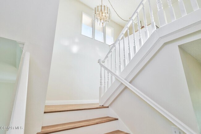 Building Photo - 4082 Avenida Verano