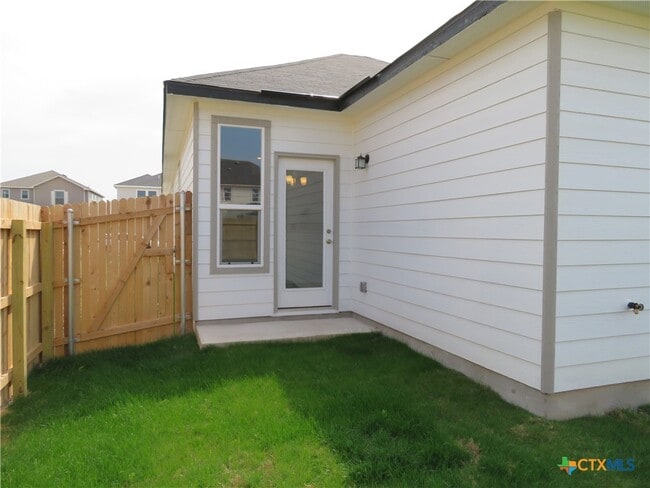 Building Photo - 352 Blacktail Dr
