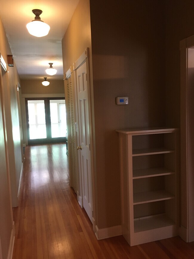 Center hall - 611 E Martin St