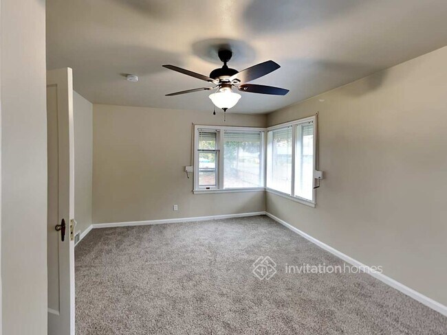 Building Photo - 6423 100th St SW