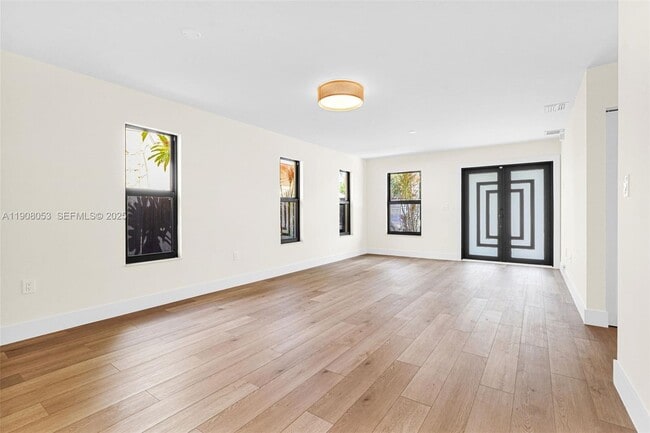 Building Photo - 136 NW 53rd St