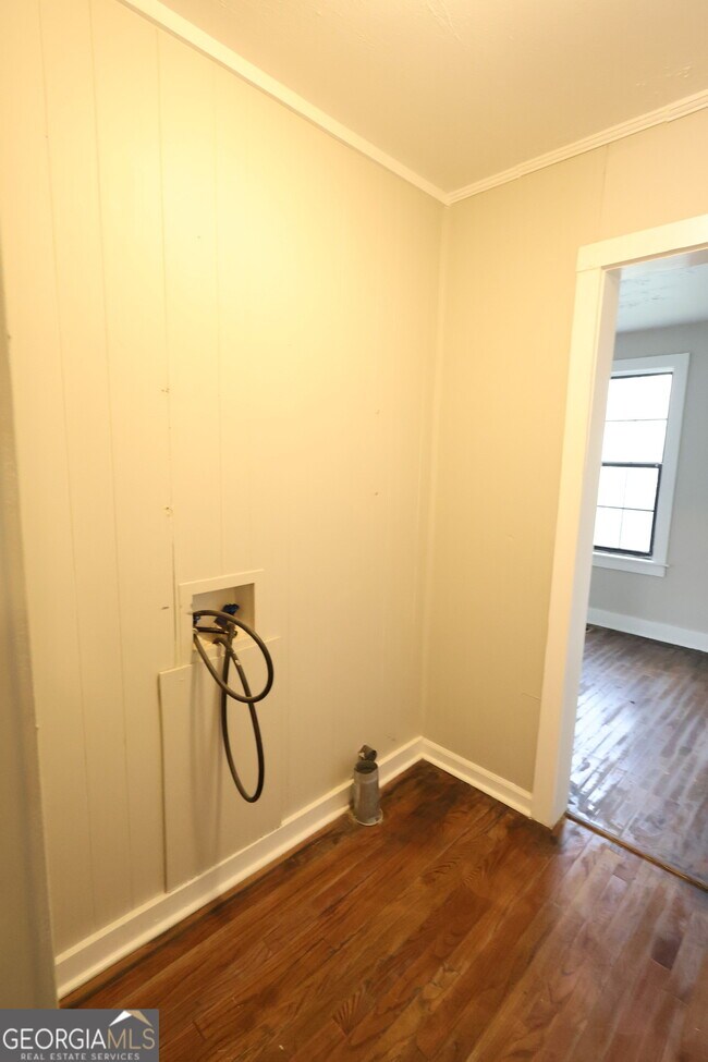 Building Photo - 829 Matheson Rd