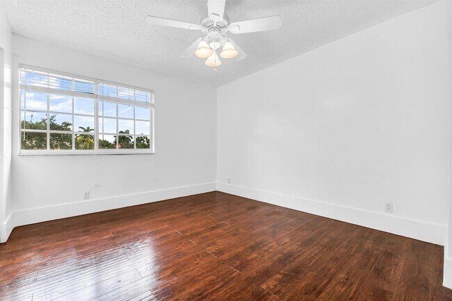 Building Photo - 1333 SW 175th Way