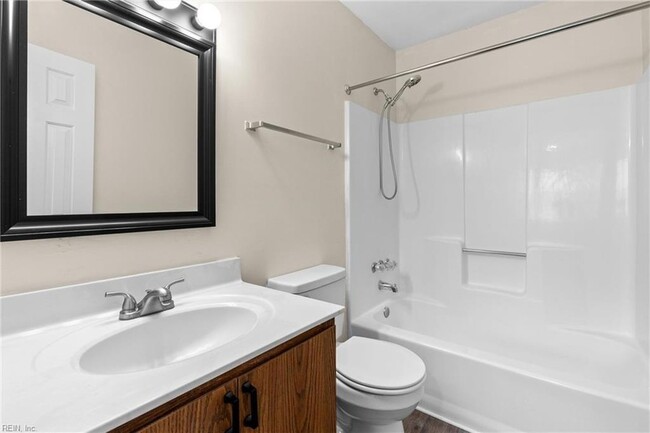 Building Photo - 2008 Fawnwood Common