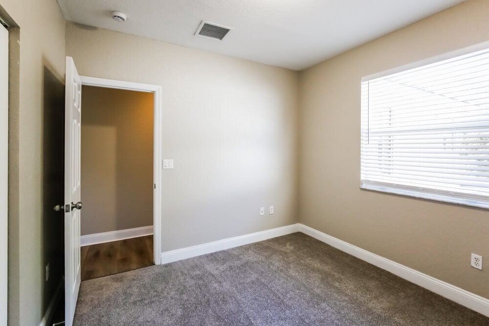 Building Photo - 1648 SE 20th Rd