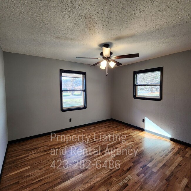 Building Photo - One story home, Elizabethton, 4 Bedrooms