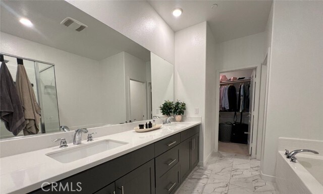 Building Photo - 16746 Mistletoe Ln