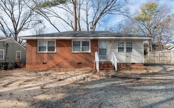 Building Photo - Classic 3BD, 1BA Durham Home with Hardwood Floors