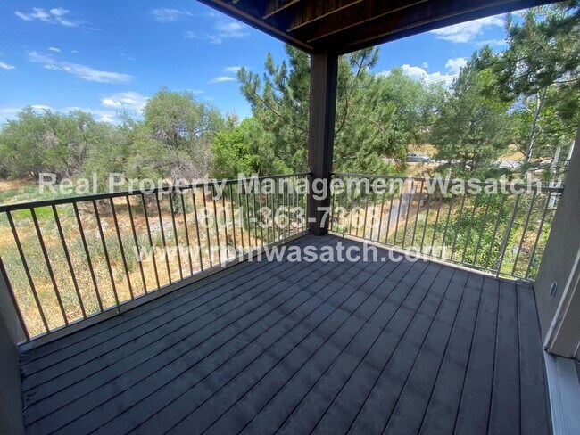 Building Photo - Come See this Cute 3 Bedroom 2 Bathroom Co...