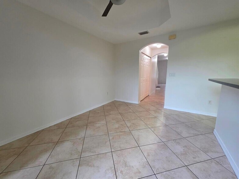 Building Photo - 4929 Windward Way