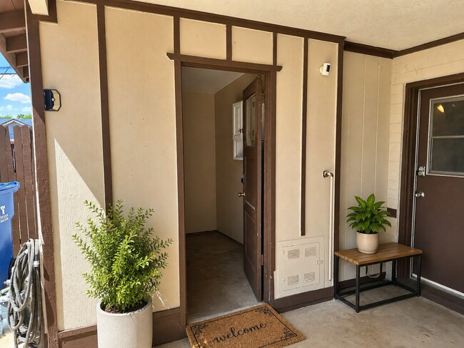 Building Photo - OPEN HOUSE -- 8-7-26   4:30 - 5:30PM; Remodeled 4Br-2Ba house Close to ASU Excellent condition, t...