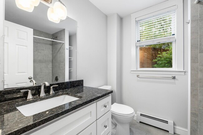 Building Photo - 1433 Cambridge St