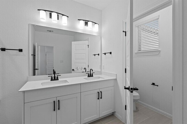 Building Photo - 2725 Woodall Dr