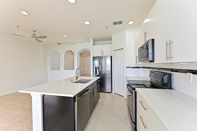 Building Photo - 3566 Parkridge Cir