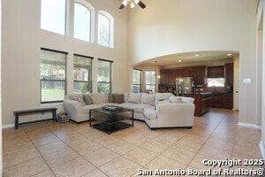 Building Photo - 611 Oxalis