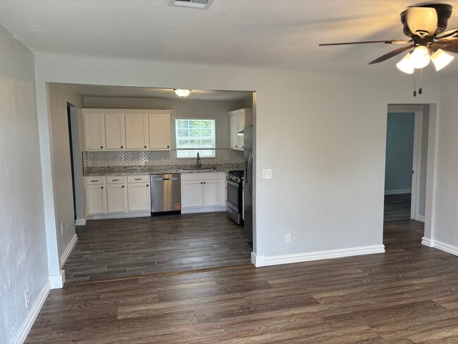 Building Photo - 4769 SE 27th St