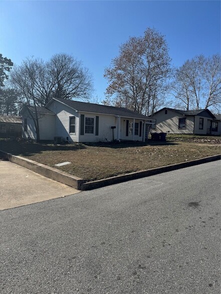 Building Photo - 214 E Acheson St