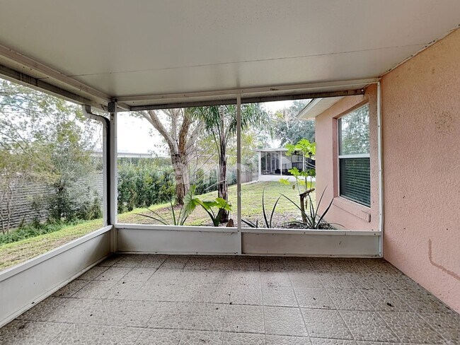 Building Photo - 12241 Woodglen Cir