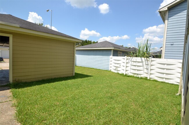 Building Photo - 3811 E Traditions Ct