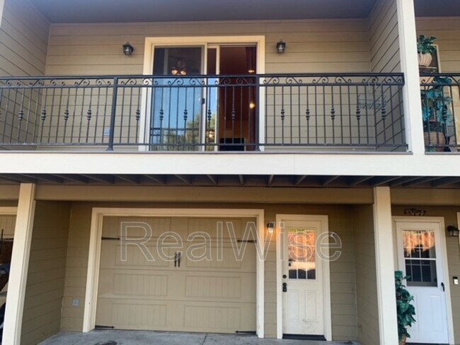 Building Photo - 205 Classick Dr