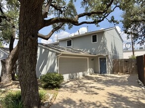 Building Photo - Single Story 2/2.5 in NW Austin
