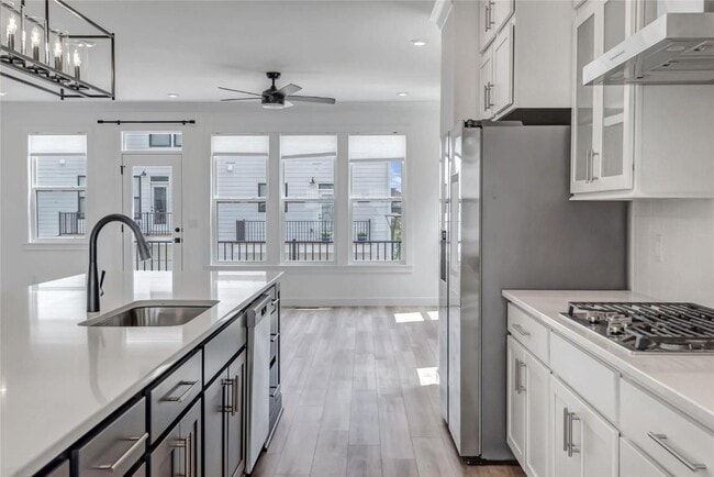 Building Photo - 16507 Honey Locust Dr