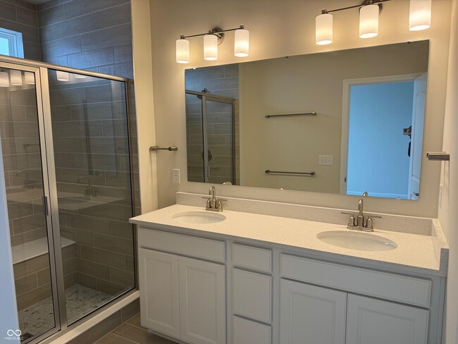 Building Photo - 14555 Elsmere Ln