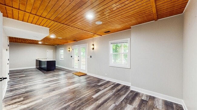 Building Photo - 137 Forest Ave