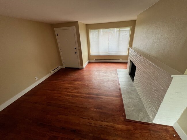 Building Photo - Girgis Duplex