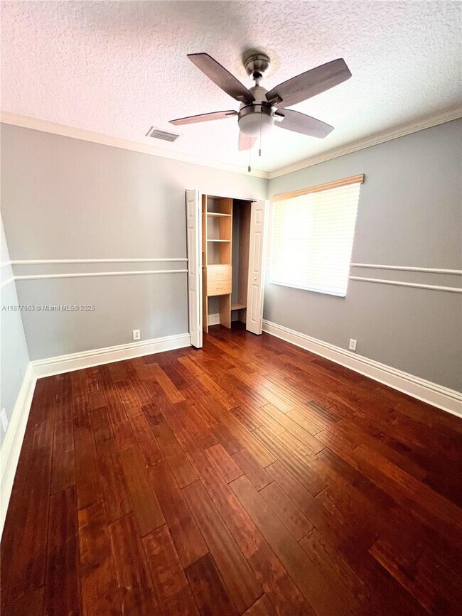 Building Photo - 3381 SW 51st St