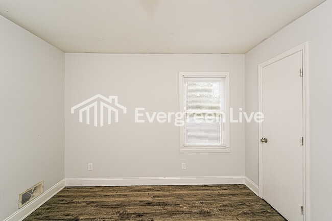 Building Photo - 113 Lawson Dr