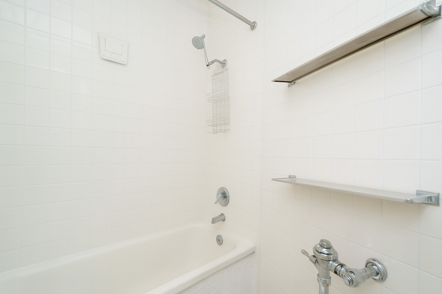 Building Photo - 300 N State St