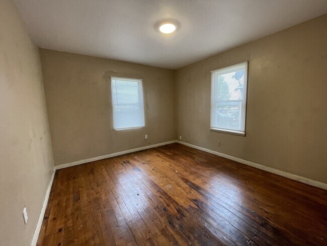 Building Photo - 602 W Oklahoma Ave