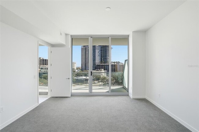 Building Photo - 400 Central Ave