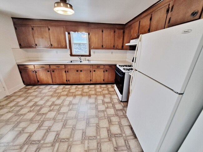 Building Photo - 51-53-53 E Forrest Ave