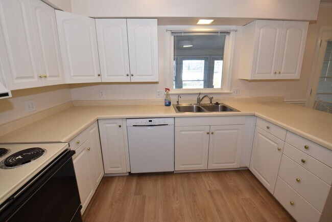 Building Photo - Great 3 bedroom Ranch in Elkhart