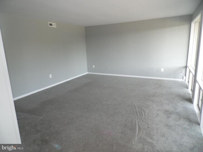 Building Photo - 7306 Donnell Pl