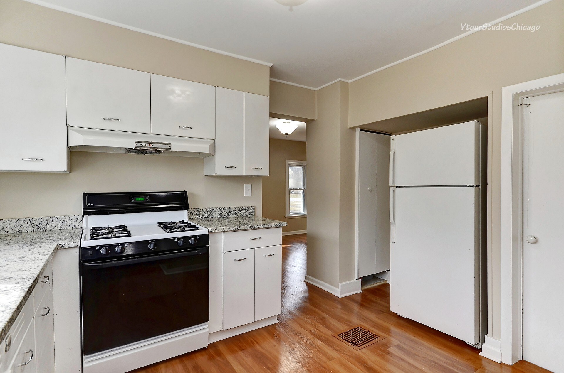 Kitchen - 524 Spring St
