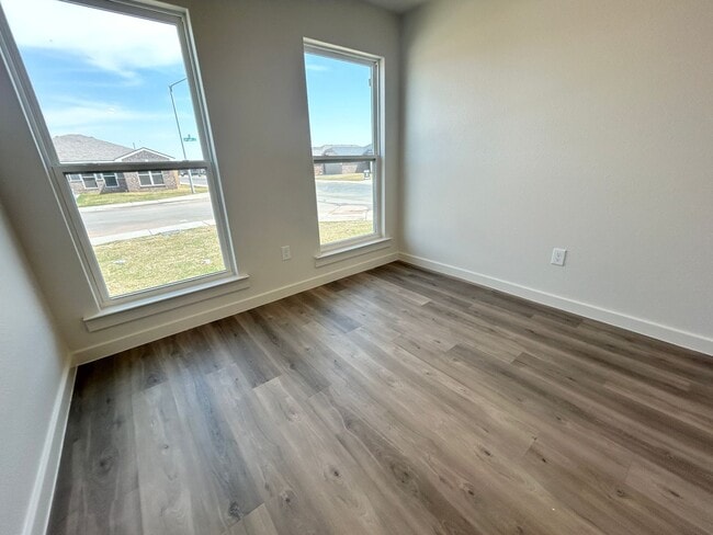 Building Photo - Brand new 3Bed/2Bath Available