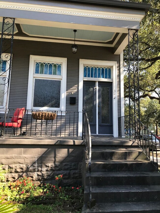Building Photo - 340 S Cortez St
