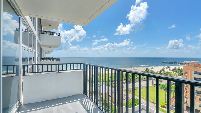 Building Photo - 525 N Ocean Blvd