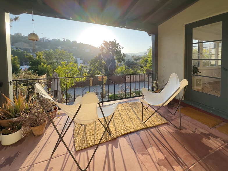 sitting balcony - 2415 Meadow Valley Ter