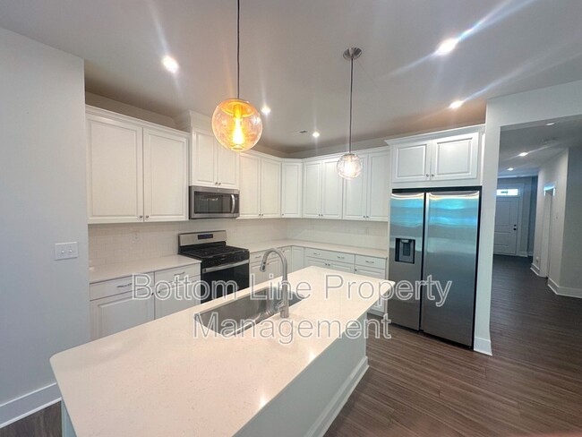 Building Photo - 9542 Munsing Dr