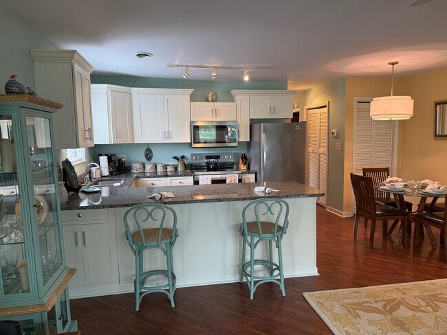 Building Photo - 3700 Golf Colony Ln
