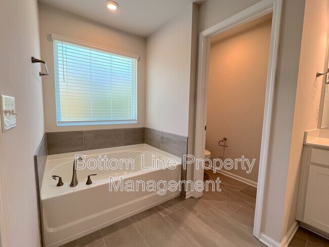 Building Photo - 12003 Gambrell Dr