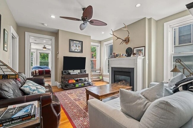 Primary Photo - 271 K St