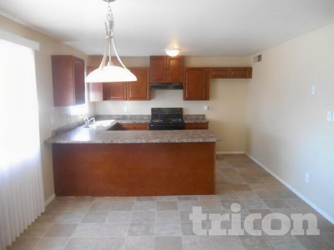 Building Photo - 3701 E Greenway Ln