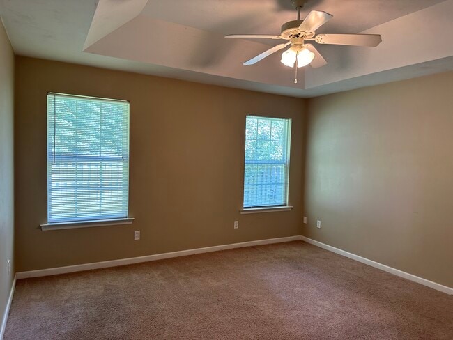 Building Photo - 2382 Heathrow Dr